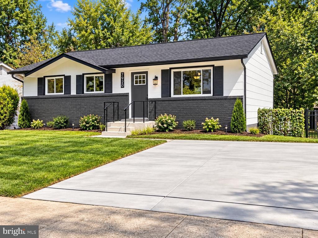 7920 DELLWOOD AVENUE , LANHAM, MD 20706
