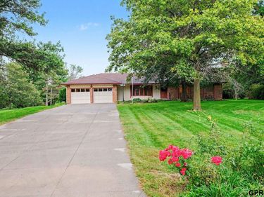 13707 S 127Th Street, Springfield, NE 68059