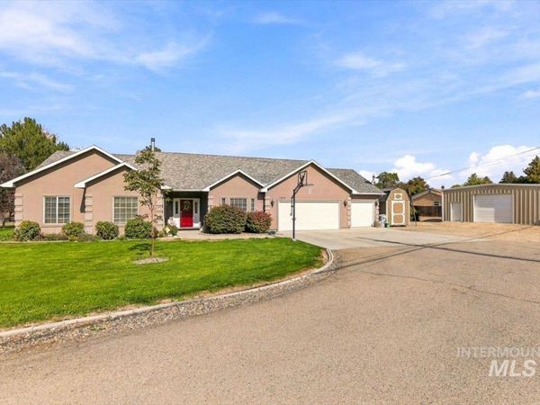 1915 Meadow Ave, Caldwell, ID 83605