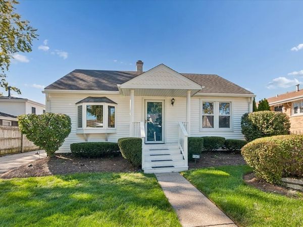 9342 S 81st Court, Hickory Hills, IL 60457