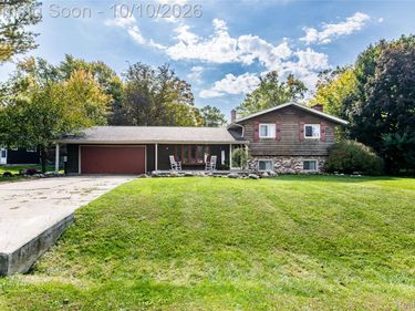 2129 Blackthorn Drive, Burton, Mi 48509