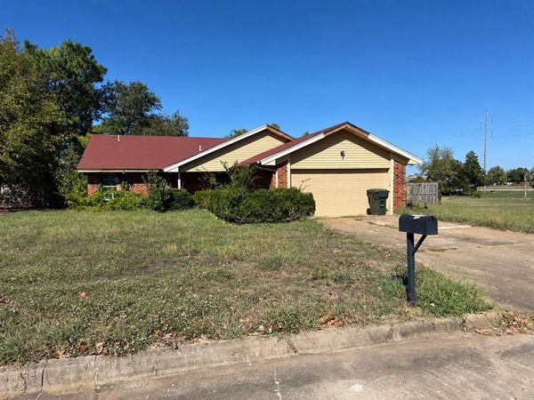 601 Timber Ridge Drive, Tecumseh, OK 74873