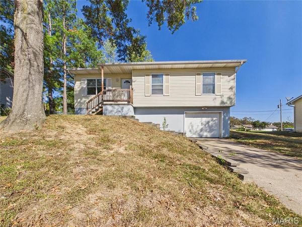 1016 Crestview Lane , Perryville, MO 63775