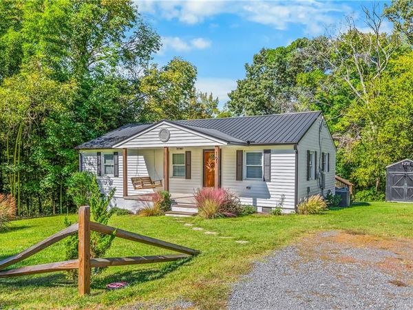 161 Holman Street , Mocksville, NC 27028
