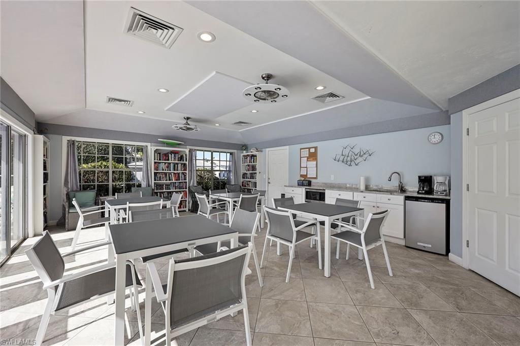 4240 Lake Forest Dr , Unit 423, Bonita Springs, FL 34134 Photo