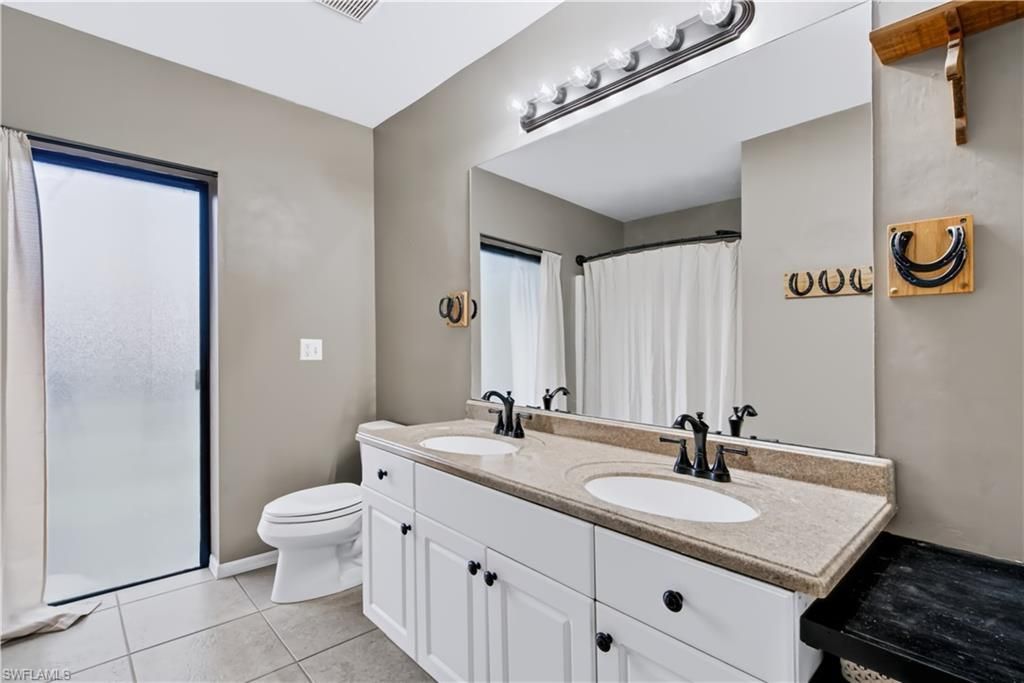 5710 Autumn Oaks Ln, Naples, FL 34119 Photo