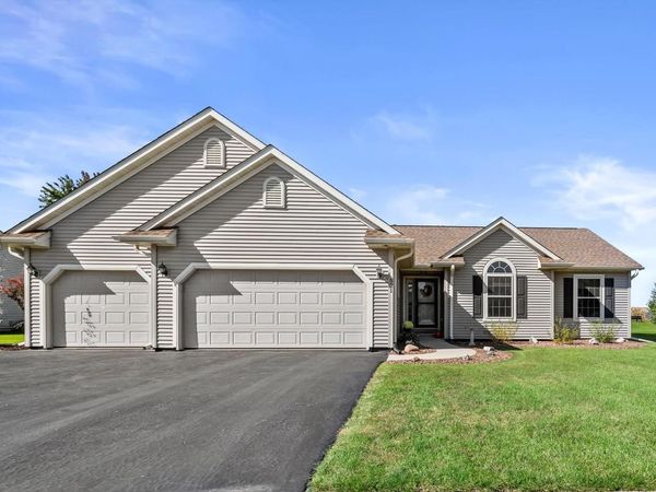 521 Tomahawk DRIVE, Twin Lakes, WI 53181