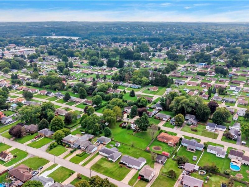 Geneva Avenue, Struthers, OH 44471 Photo 8