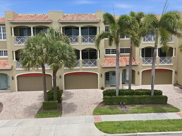 712 GRANADA AVENUE, Unit 2, VENICE, FL 34285
