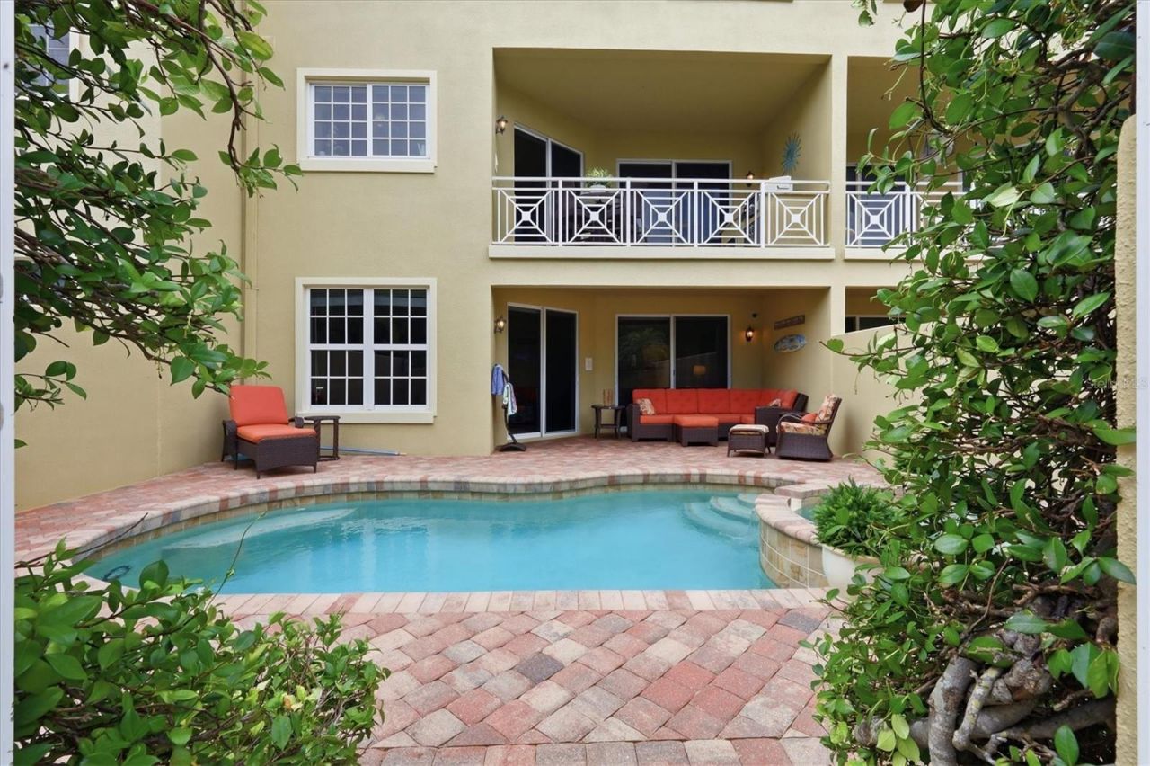 712 Granada Avenue, Unit 2, Venice, FL 34285 Photo