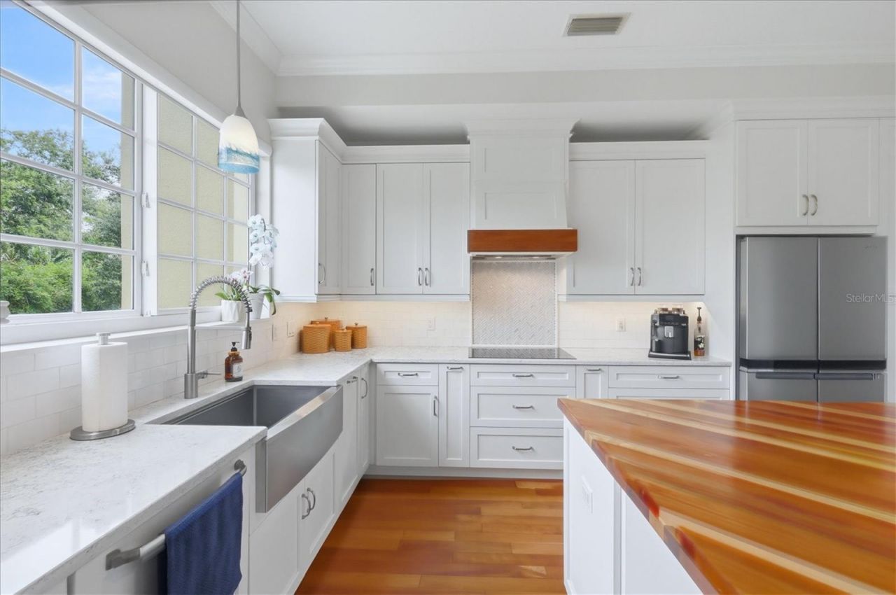 712 Granada Avenue, Unit 2, Venice, FL 34285 Photo