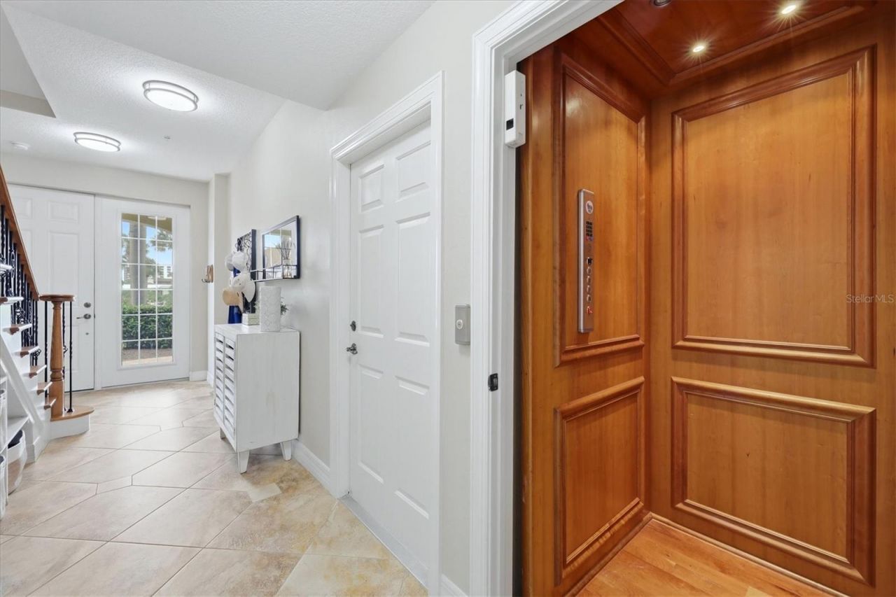 712 Granada Avenue, Unit 2, Venice, FL 34285 Photo