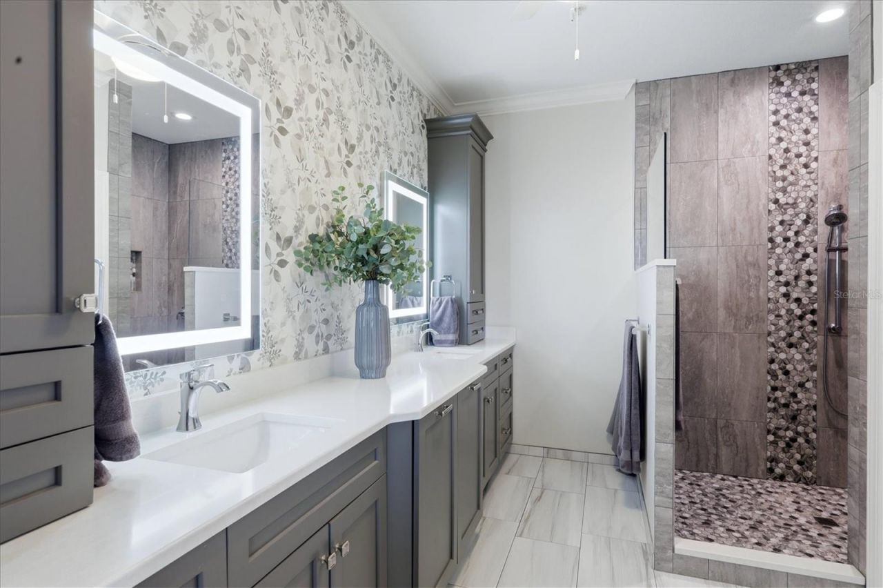 712 Granada Avenue, Unit 2, Venice, FL 34285 Photo