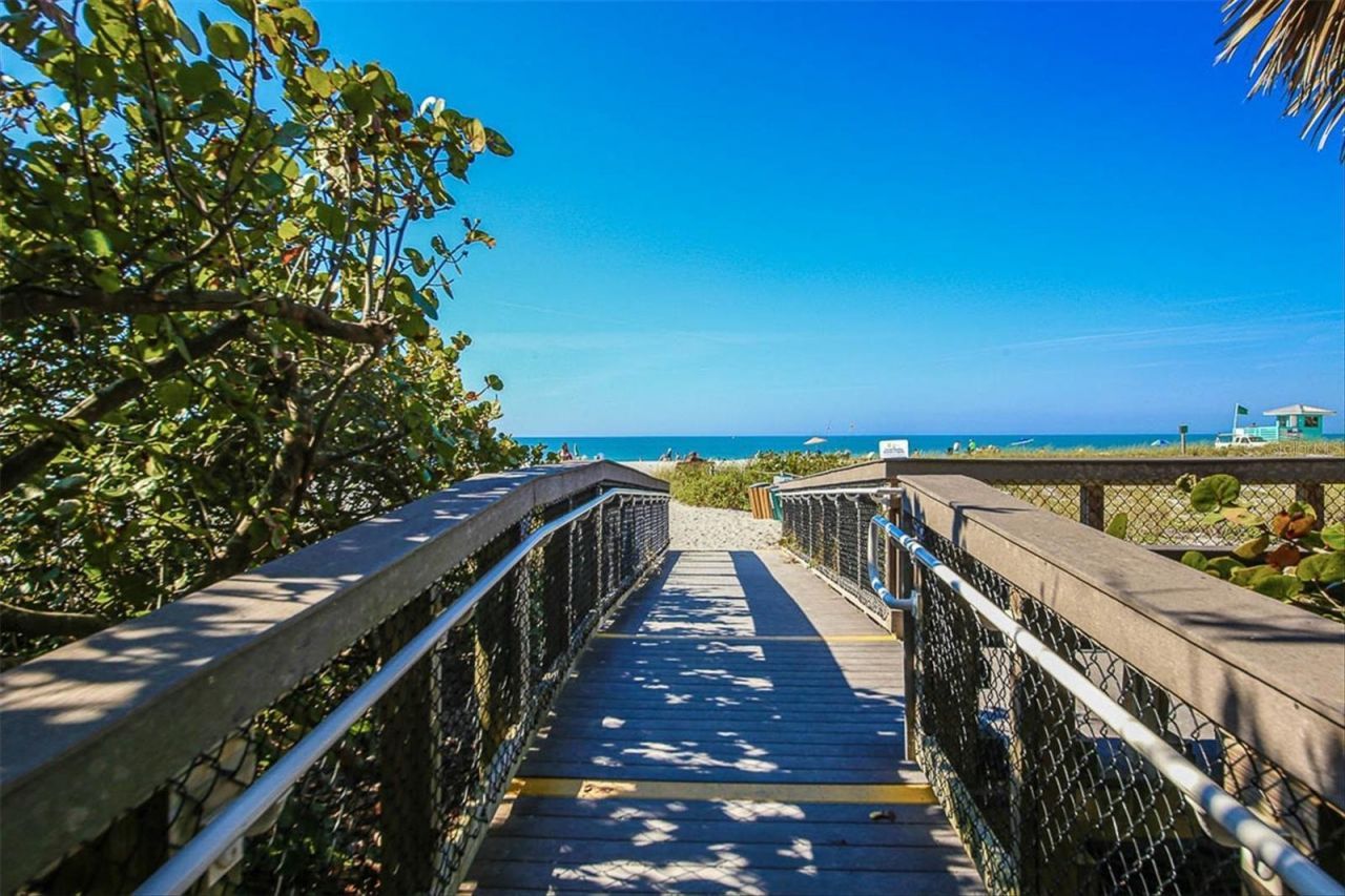 712 Granada Avenue, Unit 2, Venice, FL 34285 Photo