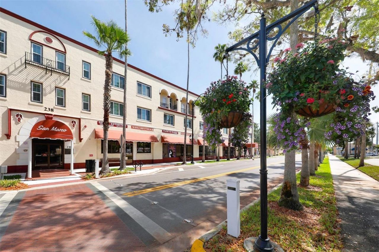 712 Granada Avenue, Unit 2, Venice, FL 34285 Photo