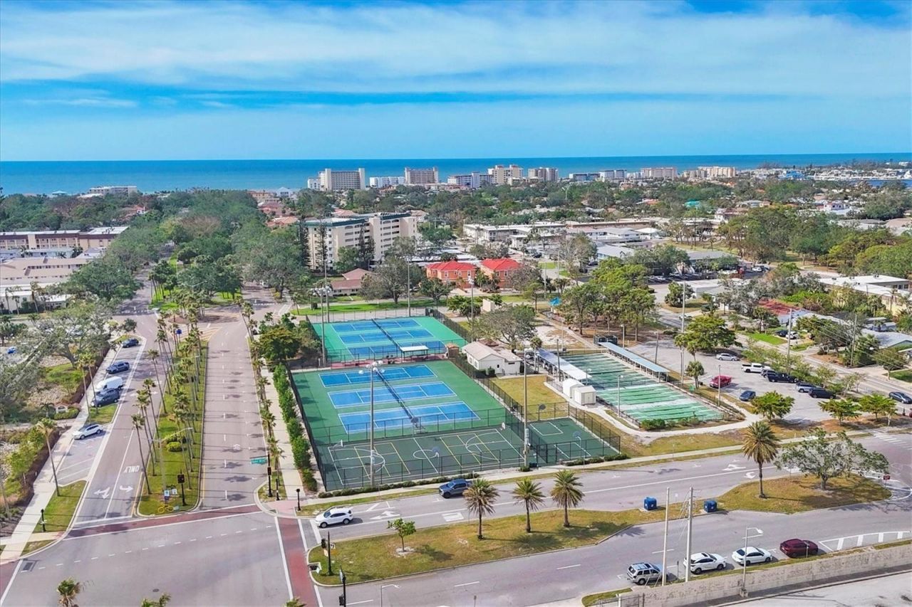 712 Granada Avenue, Unit 2, Venice, FL 34285 Photo