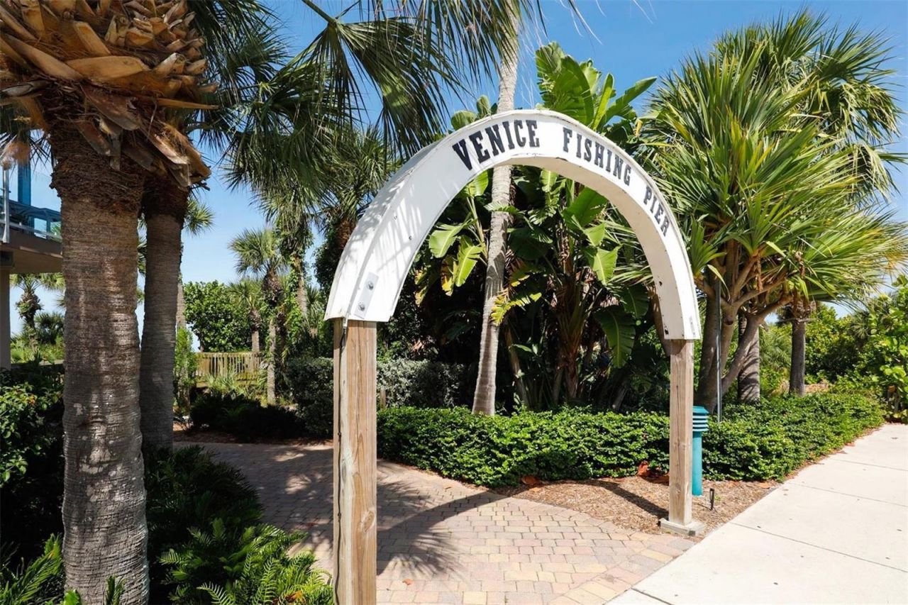 712 Granada Avenue, Unit 2, Venice, FL 34285 Photo