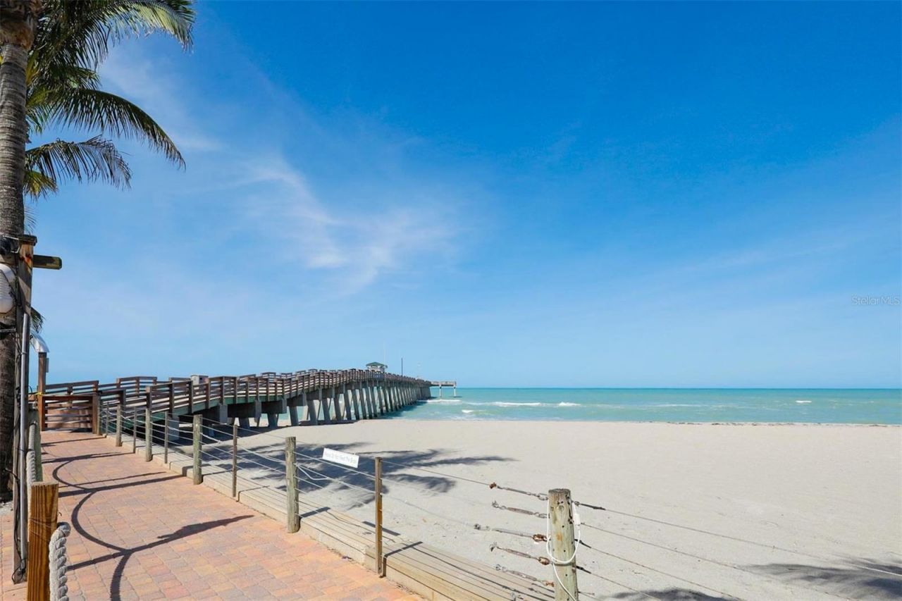 712 Granada Avenue, Unit 2, Venice, FL 34285 Photo