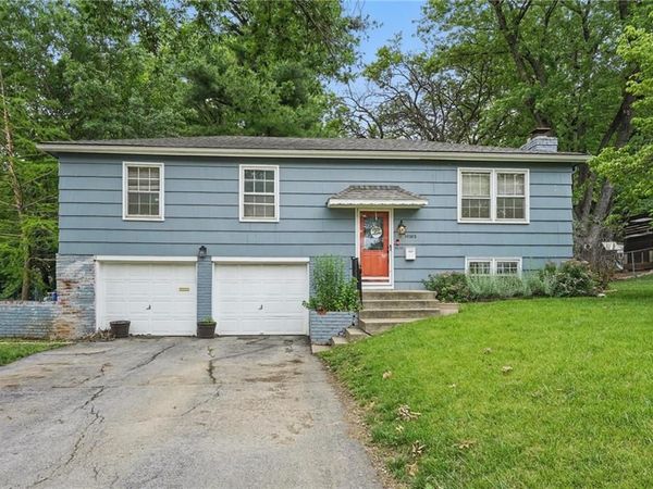 10202 Moody Park Drive, Overland Park, KS 66212