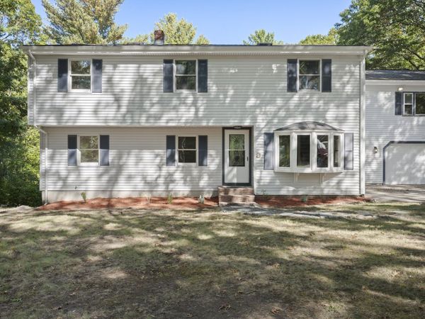 57 Brandeis Cir, Halifax, MA 02338