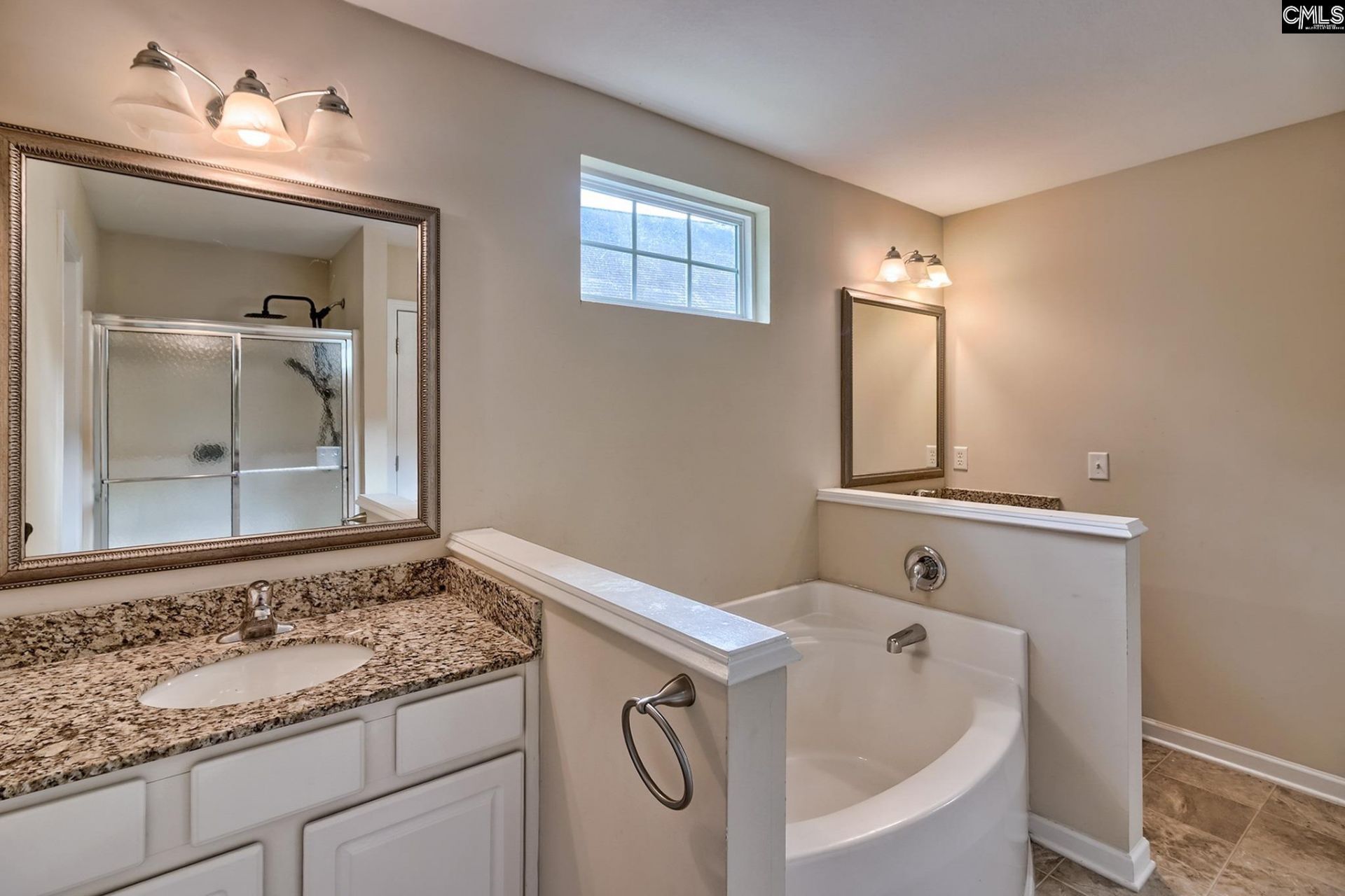 473 Denman Loop  Photo 19