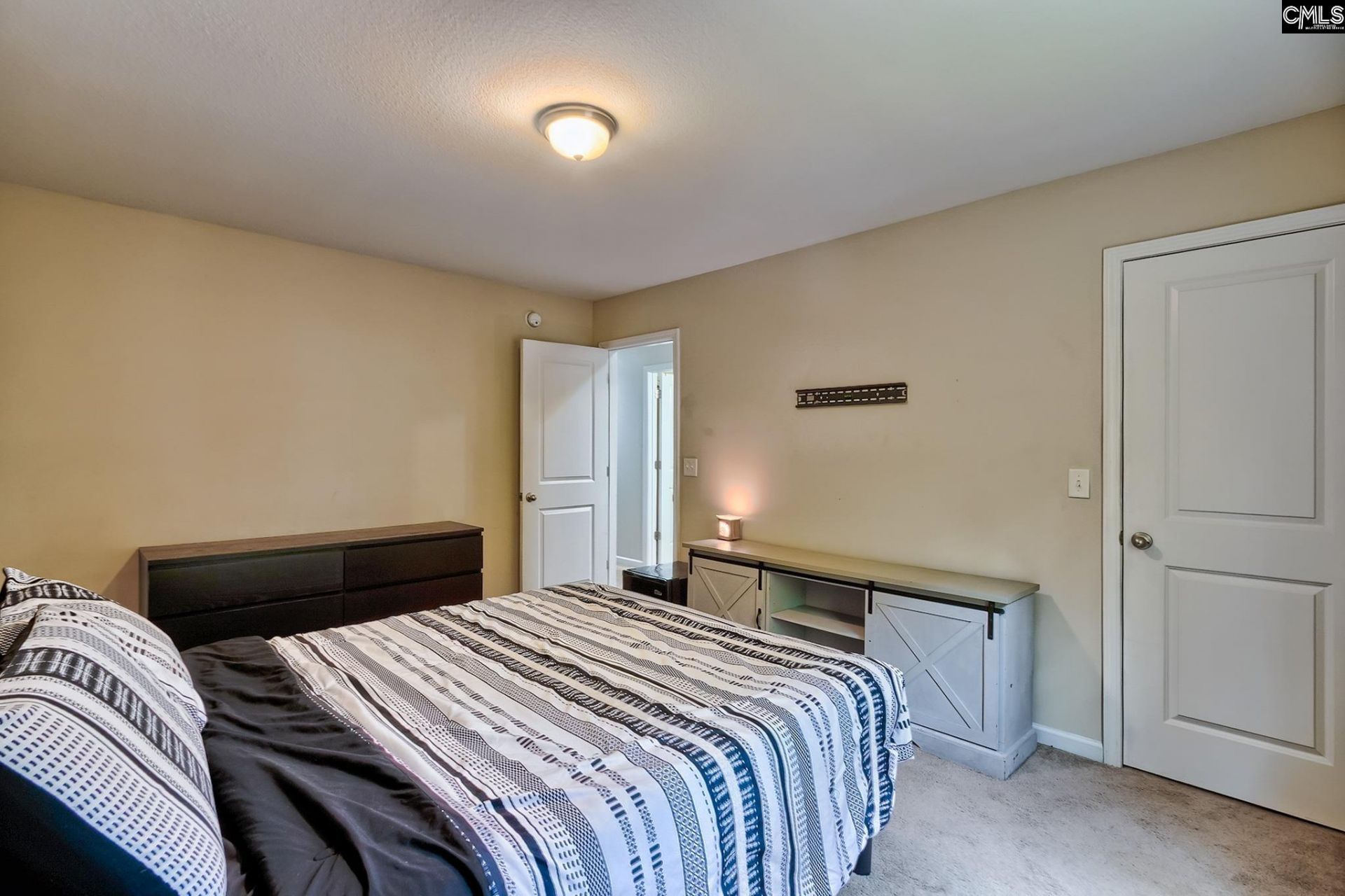 473 Denman Loop  Photo 25
