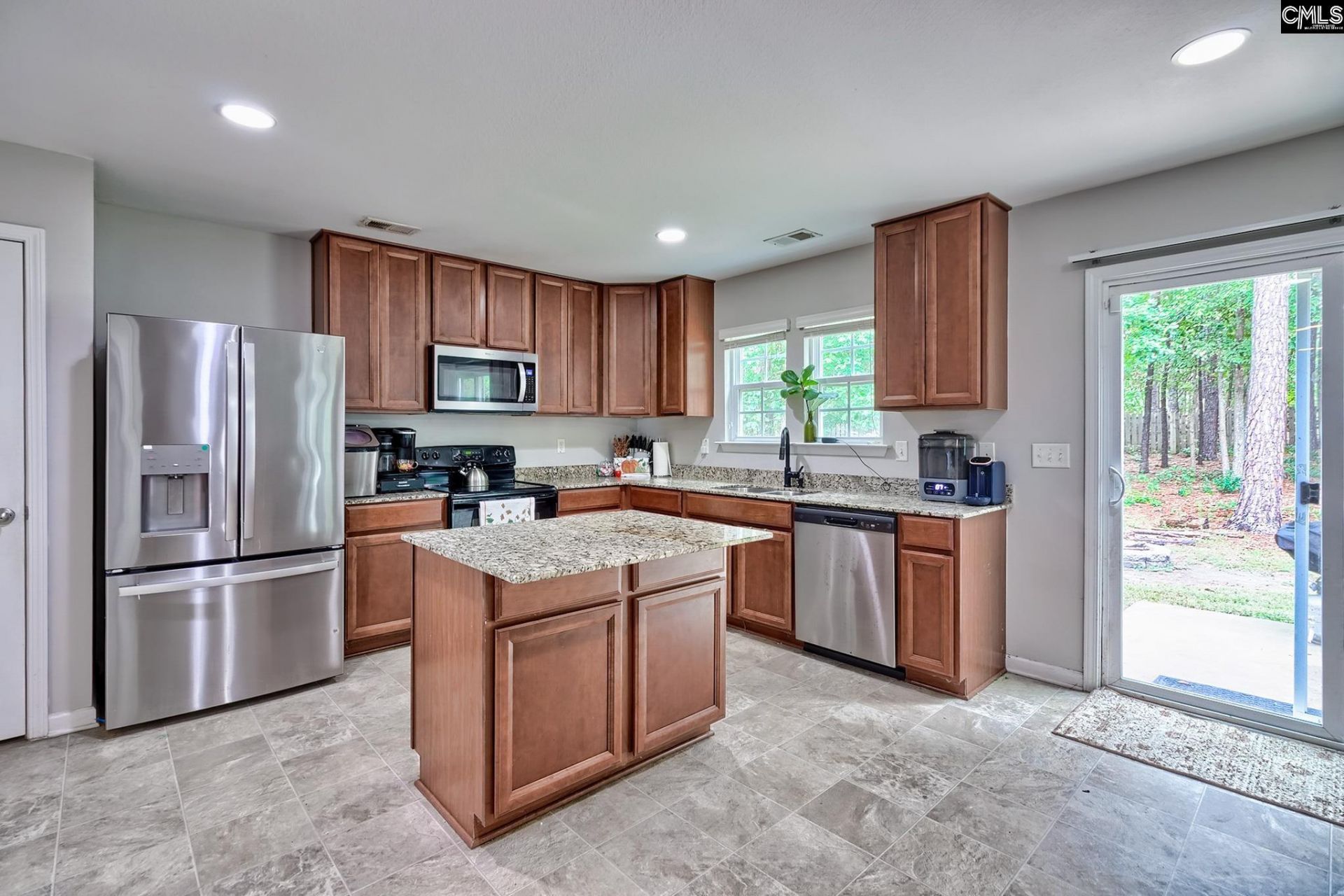 473 Denman Loop  Photo 7