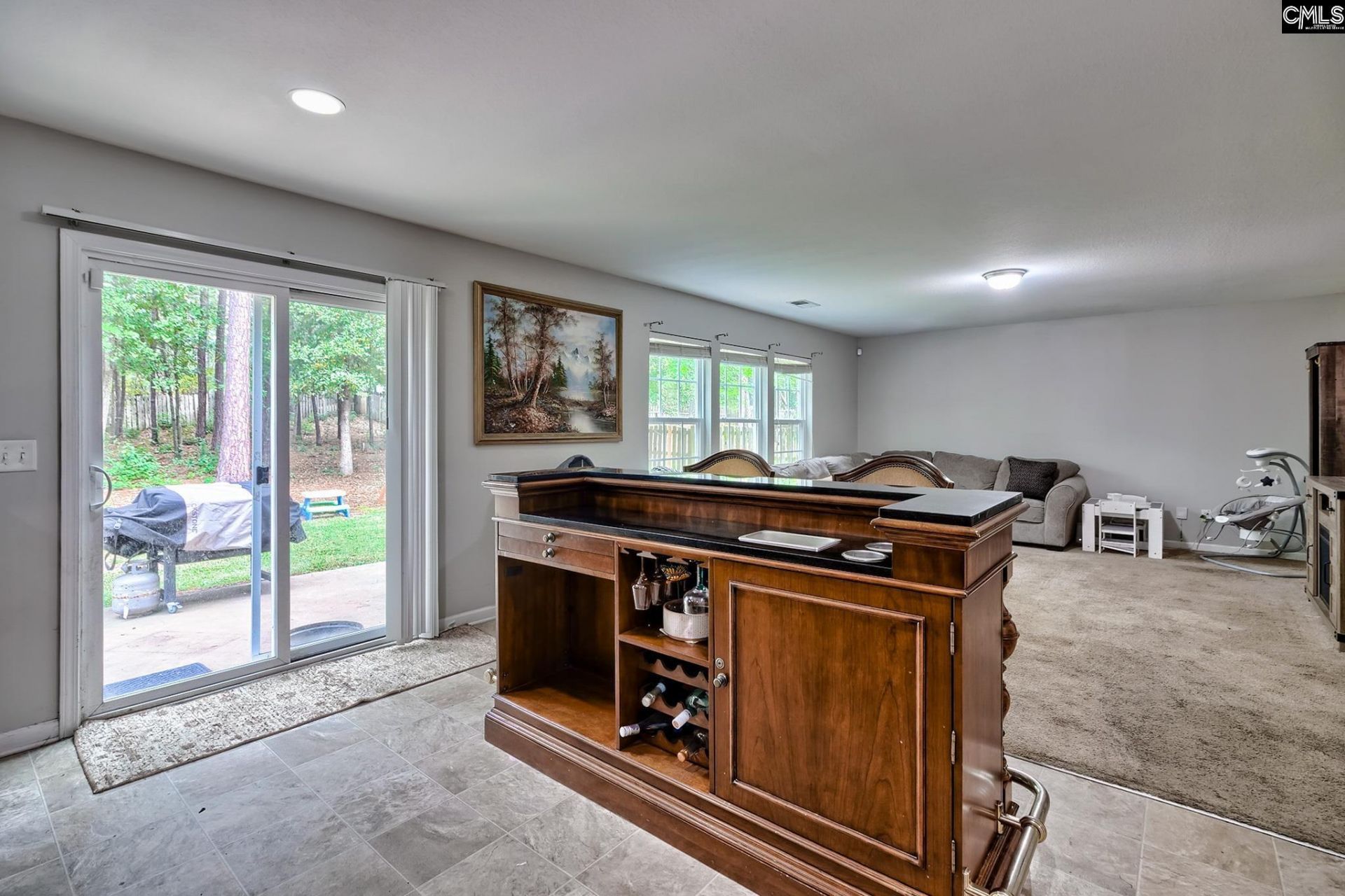 473 Denman Loop  Photo 9