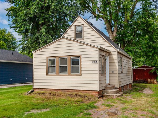 2416 E 38th Court, Des Moines, IA 50317
