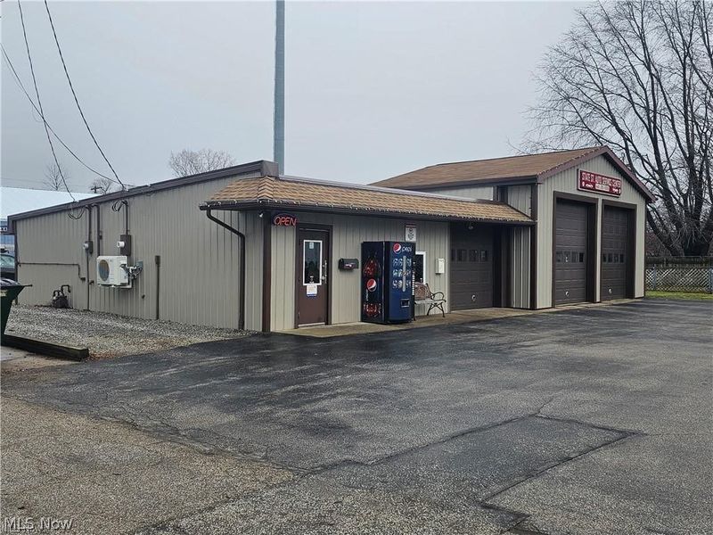 318 Orange Street, Conneaut, OH 44030 Photo 3