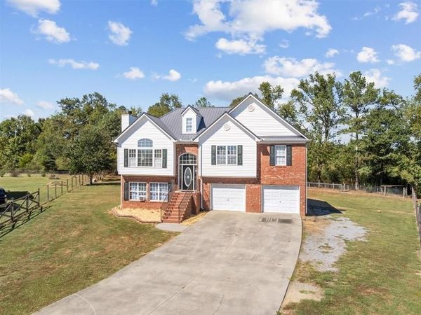 132 Pin Oak Lane SE, Calhoun, GA 30701