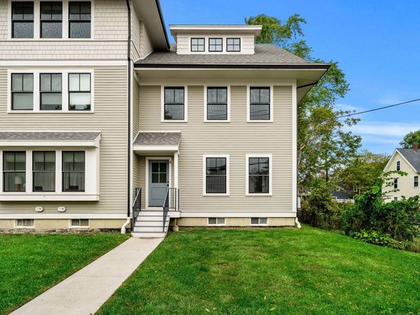 1 Broadway Ave, Unit 4, Ipswich, MA 01938