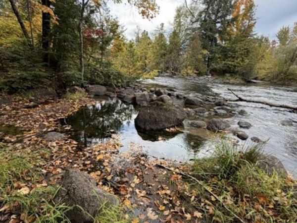 12466 BEDROCK LANE, Mountain, WI 54174