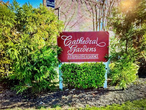 34 Cathedral Avenue, Unit 2E, Hempstead, NY 11550