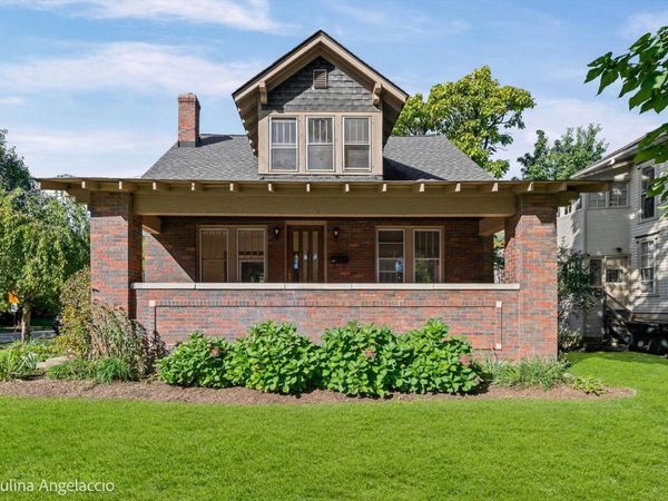 418 S Hough Street , Barrington, IL 60010