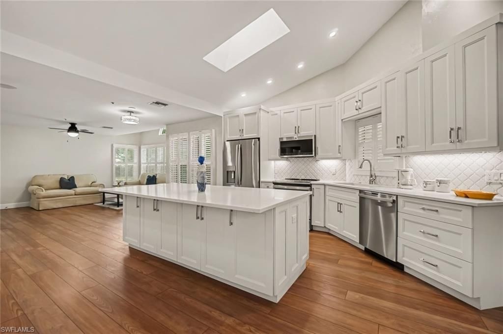 579 Park Shore Dr W, Unit I1, Naples, FL 34103 Photo