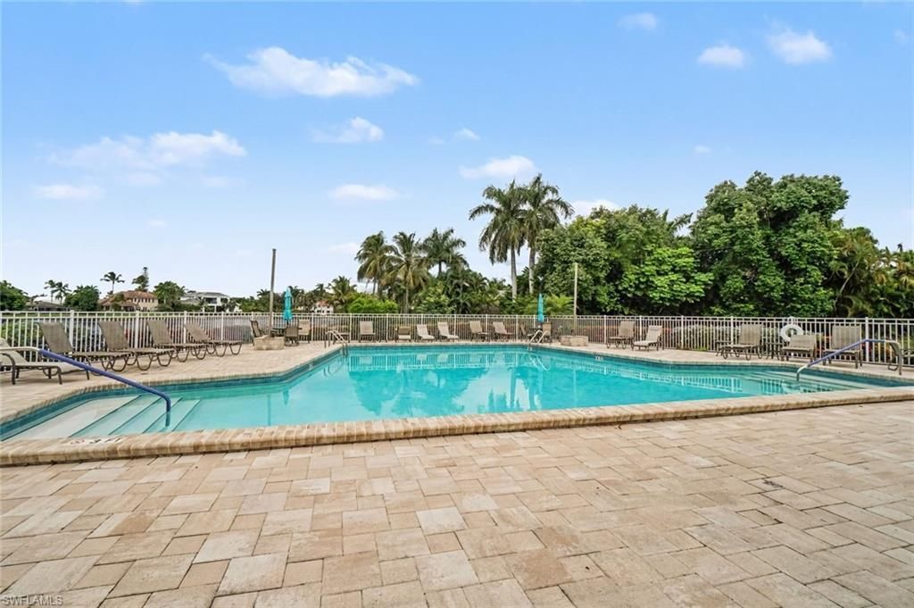 579 Park Shore Dr W, Unit I1, Naples, FL 34103 Photo