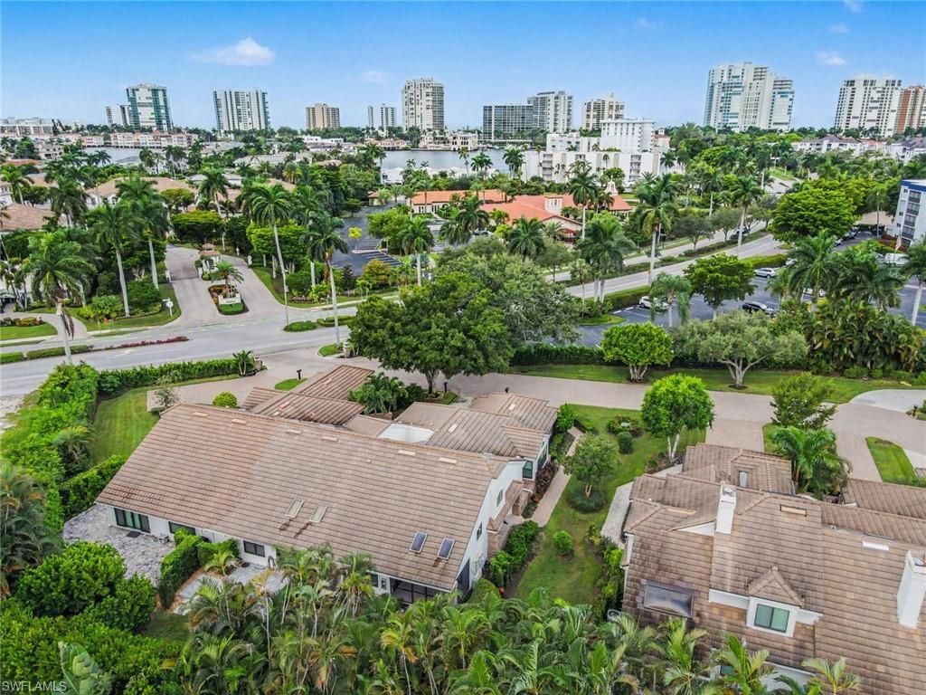 579 Park Shore Dr W, Unit I1, Naples, FL 34103 Photo