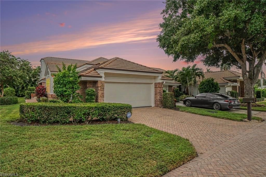 579 Park Shore Dr W, Unit I1, Naples, FL 34103 Photo