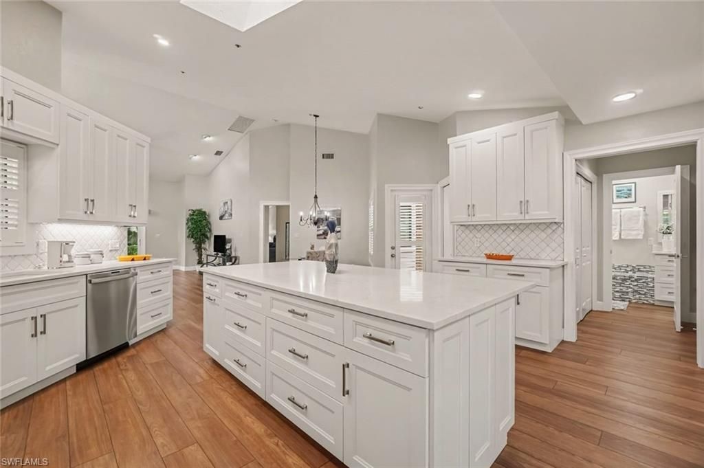 579 Park Shore Dr W, Unit I1, Naples, FL 34103 Photo