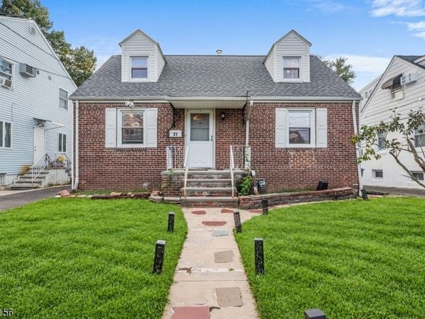 21 Center St, Belleville, NJ 07109