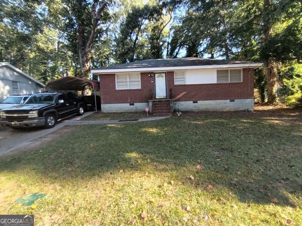 121 N Lake Drive, Jonesboro, GA 30236