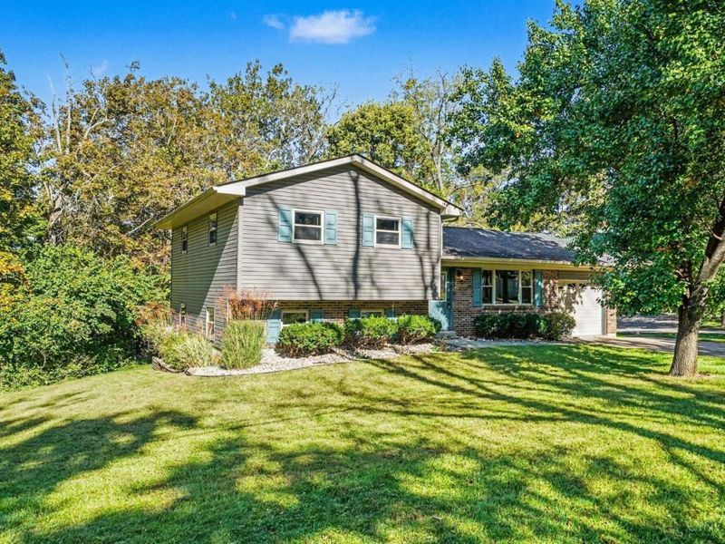 306 Wakefield Avenue, Loveland, OH 45140 Photo 3