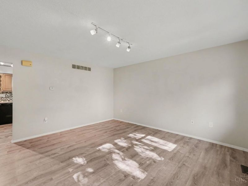 306 Wakefield Avenue, Loveland, OH 45140 Photo 4
