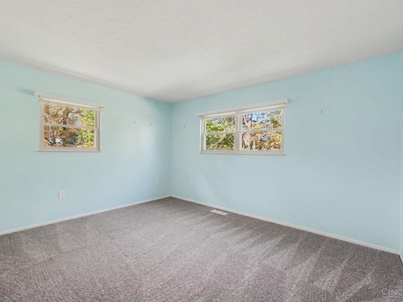 306 Wakefield Avenue, Loveland, OH 45140 Photo 8