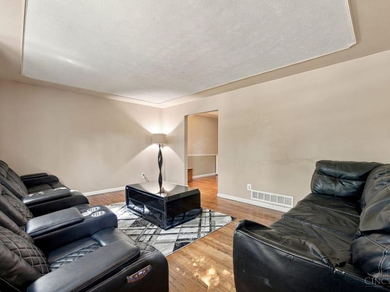 1946 Edgewater Drive, Springfield Township, OH 45240 Photo 5