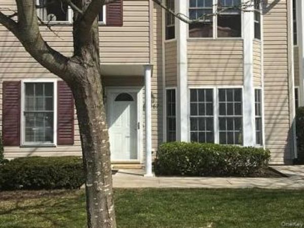 1067 Savoy Drive, Melville, NY 11747
