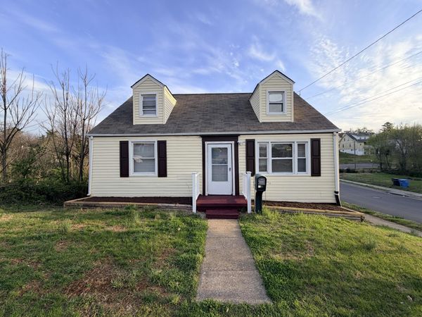 2001 Hanover AVE NW, Roanoke, VA 24017