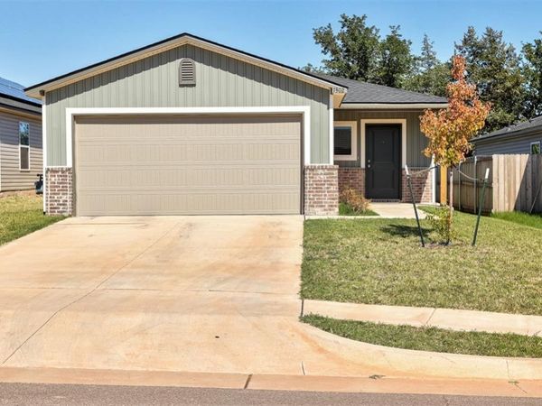 1302 Guthrie Farms Boulevard, Guthrie, OK 73044