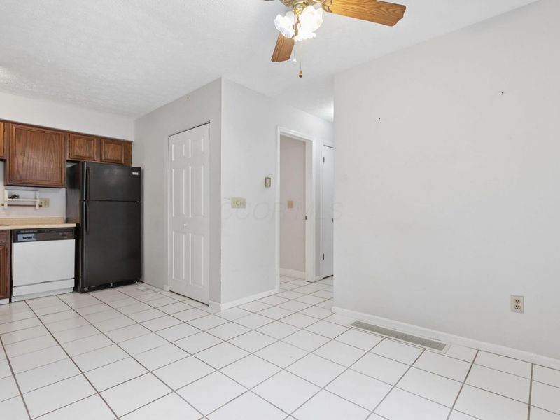 2548 Home Acre Drive, Unit 43, Columbus, OH 43231 Photo 10